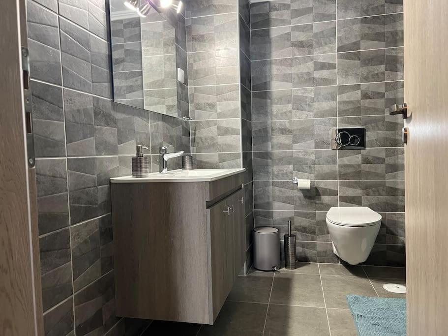 Spacious And Beautiful House Apartment Piraeus