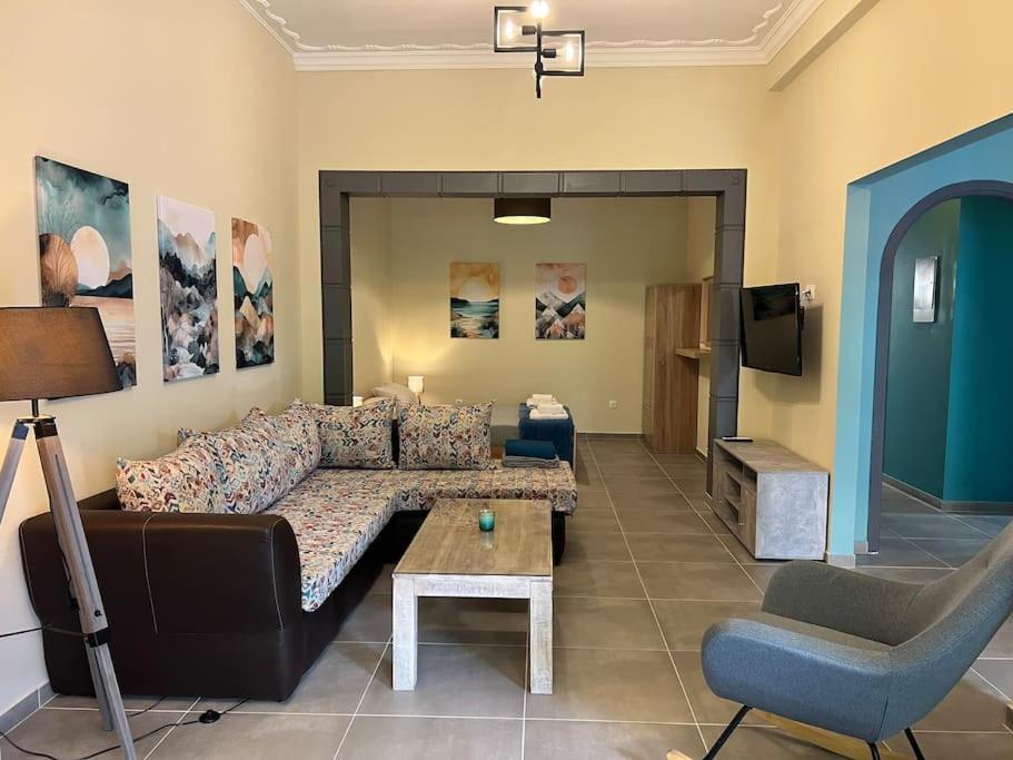 Spacious And Beautiful House * Piraeus